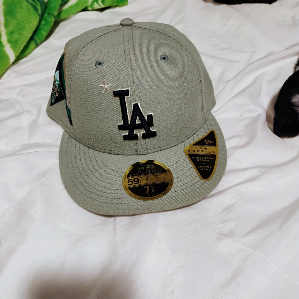 New Era Adult LA Cap - Olive